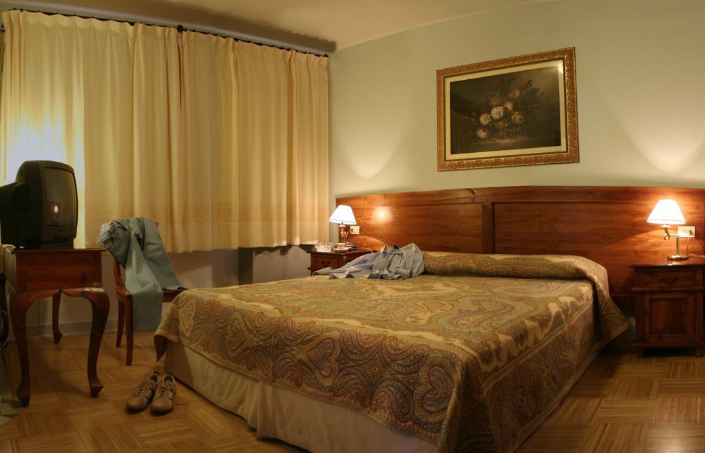 Hotel Marini Сассари Экстерьер фото